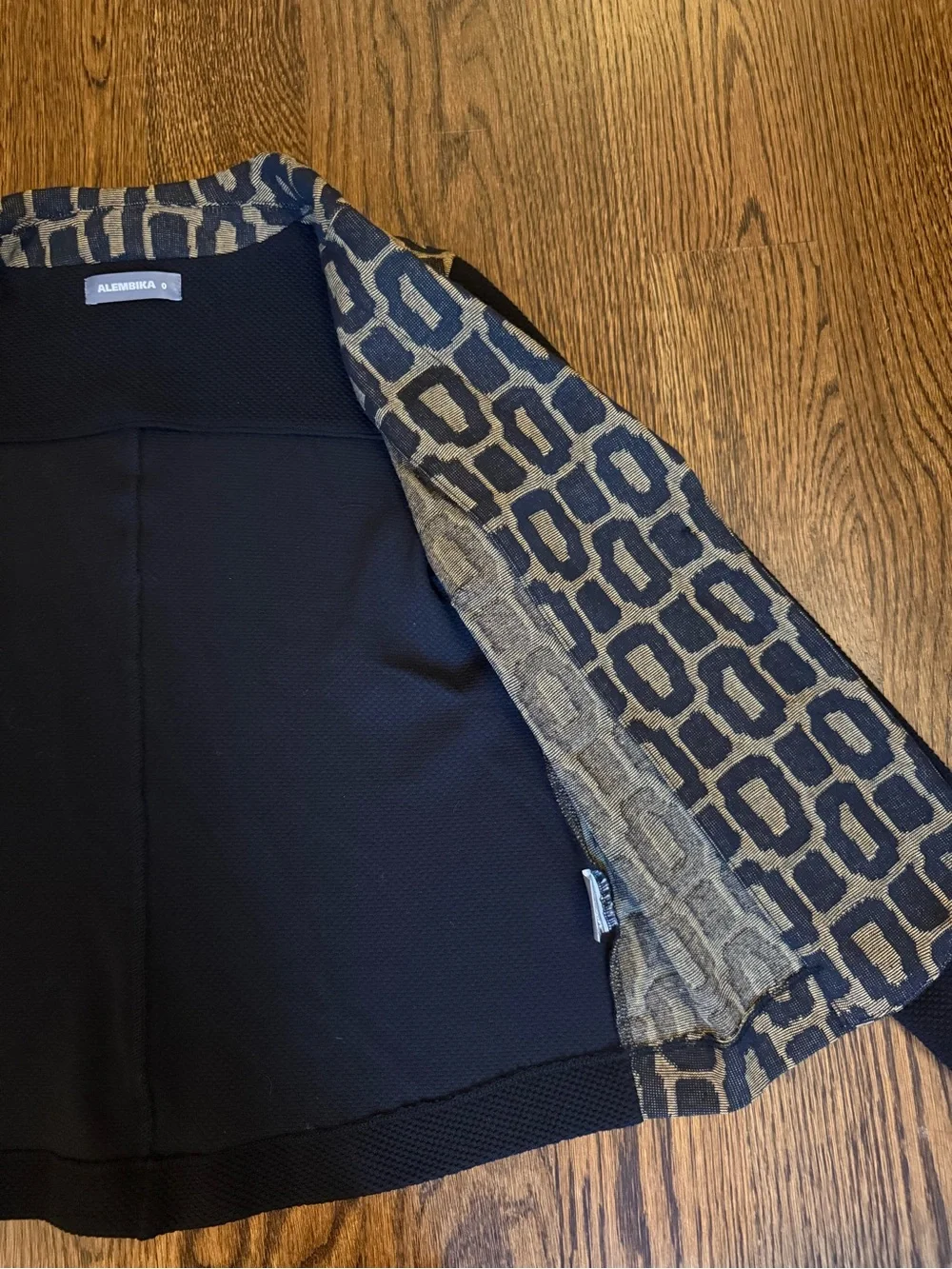 Patterned Tan & Black Single-Button Blazer